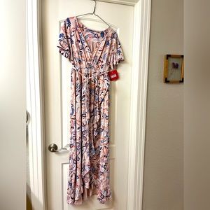 Maternity floral dress. Isabel maternity size M. new with tags. Never worn.